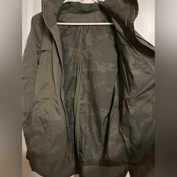 Lululemon Fo Drizzle rain jacket - Picture 6 of 8
